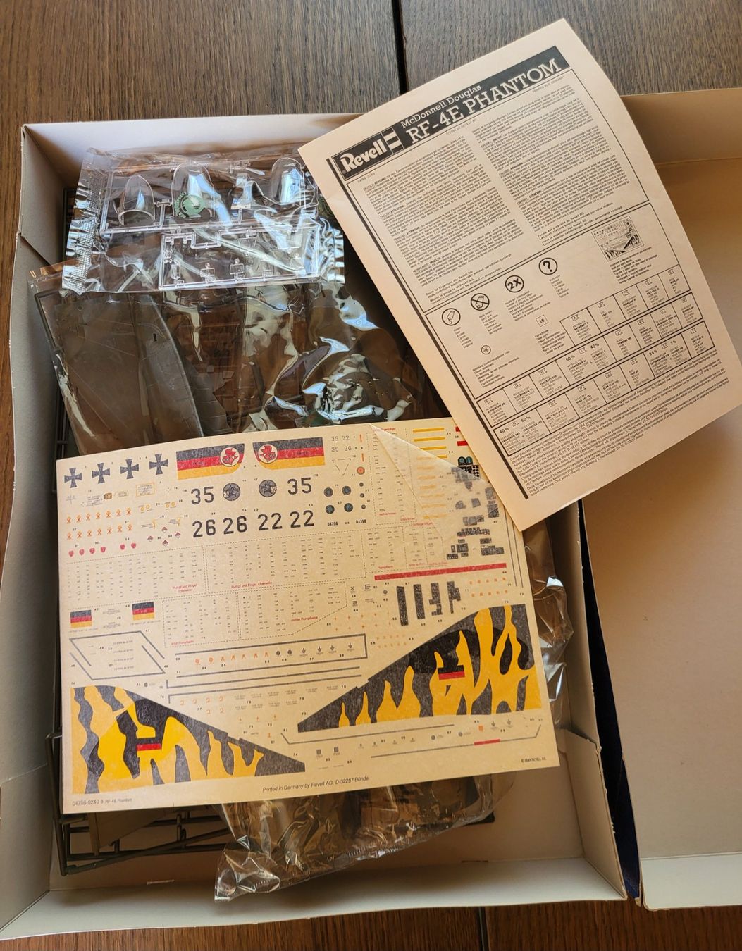Revell Kit di modellismo & Modellini statici: REVELL 1/32 04798 McDONNELL DOUGLAS RF-4E PHANTOM – Usato da Sonceboz-Sombeval venduto da ant_cd5j 2