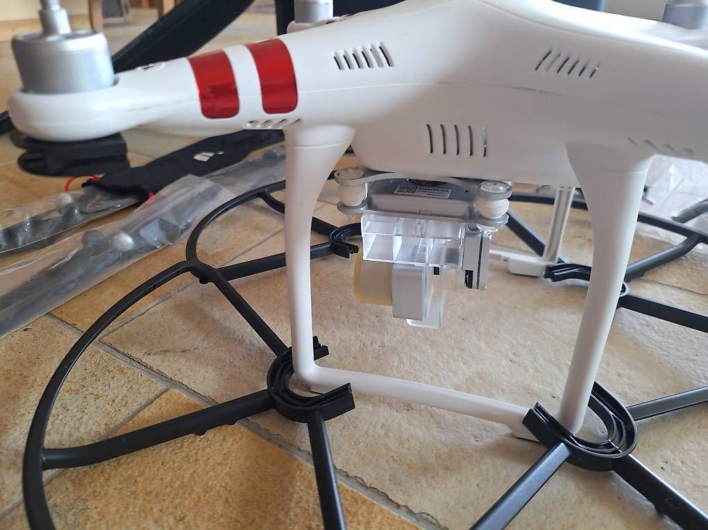 RC Modellbau: Drone DJI Phantom 3 – Gebraucht aus Bevaix von tor_5z8m 2