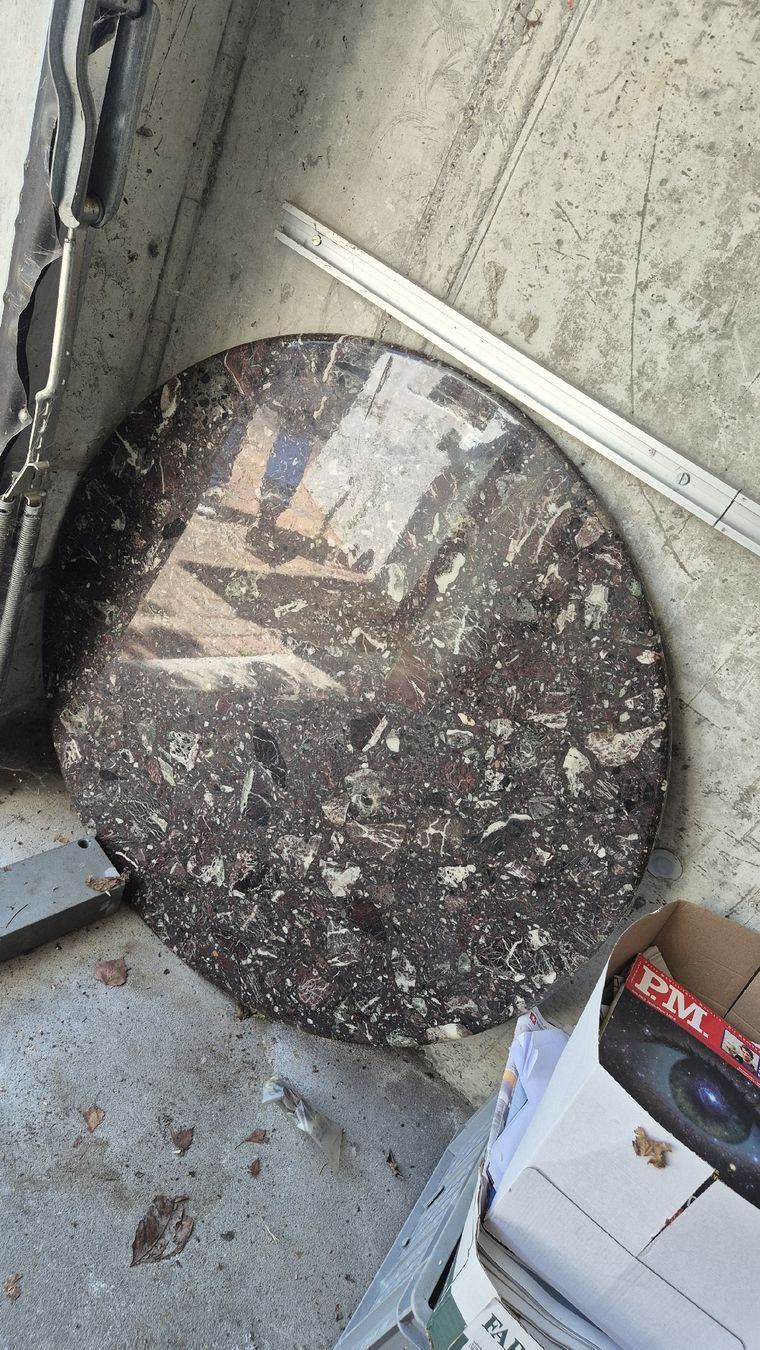 Tables: Massive Stein Tischplatte – D'occasion à Erlinsbach par lar_cl5g