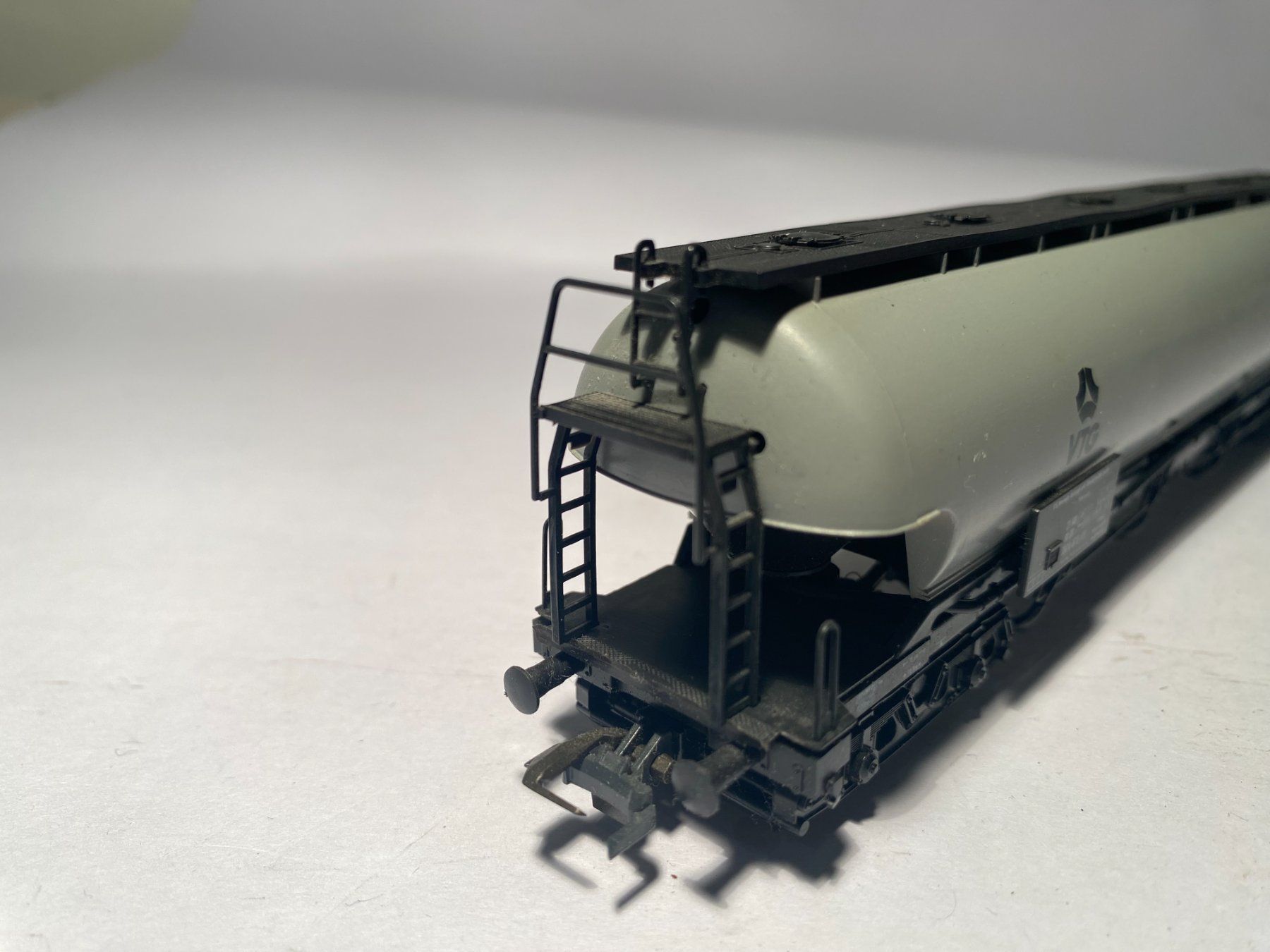 Roco Modellini di ferrovie: ROCO, Silowagen VTG grau, DC Achsen – Usato da Buchrain venduto da Modellbahn11 3