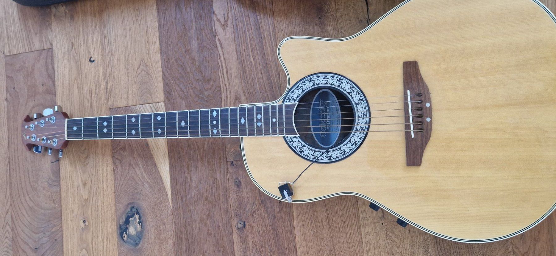 Ovation Musikinstrumente: Gitarre mit Tonabnehmer, Ovation Celebrity – Gebraucht aus Gwatt (Thun) von Hugohabicht101 1