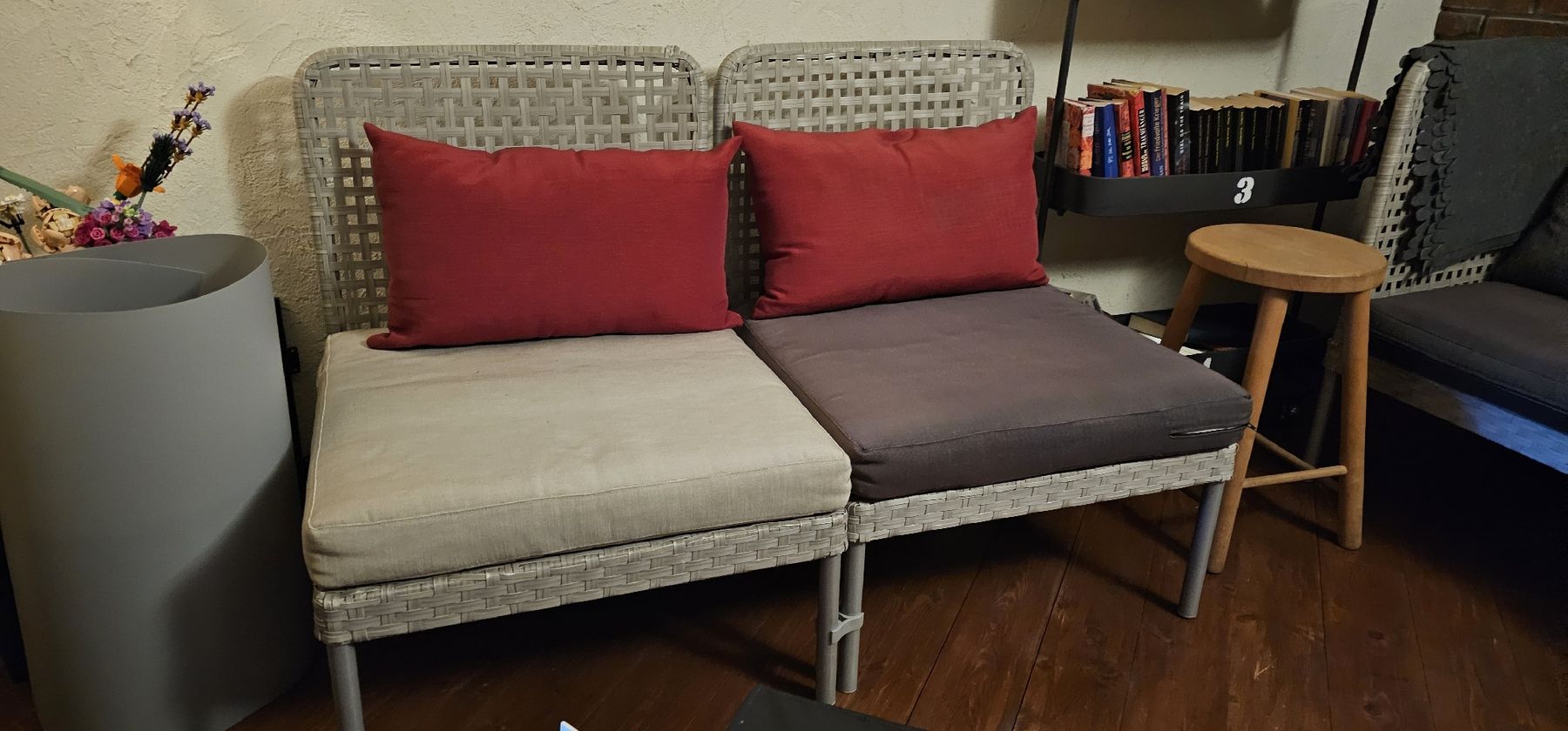 Ikea Poltrone: Lounge-Sofa hellgrau mit Kissen IKEA  – Usato da Thun venduto da Joy161 2