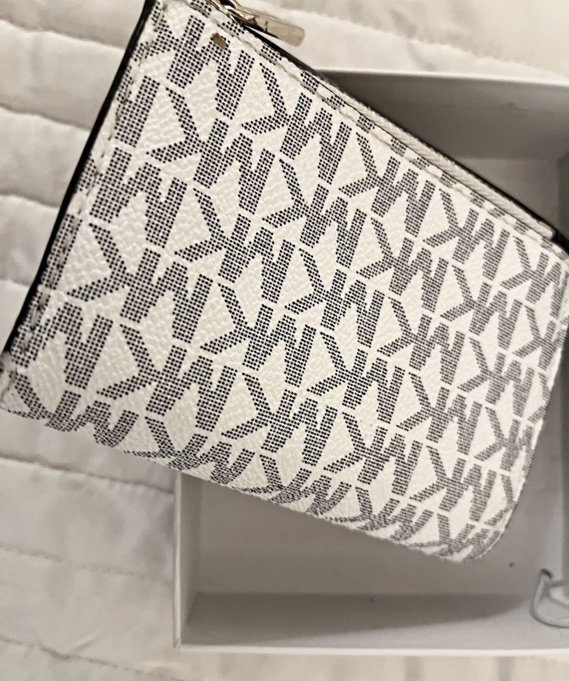 Michael Kors Portamonete: Michael Kors Wallet – Nuovo (secondo la descrizione) da Genève venduto da mar_g5r2 2