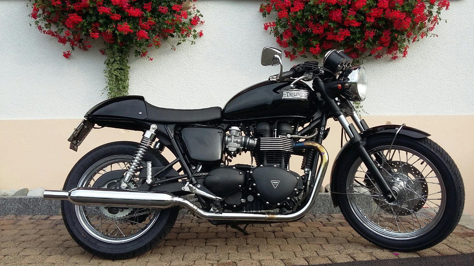 Triumph Strada: Triumpf Bonneville 900 – Usato da Tavannes venduto da valda
