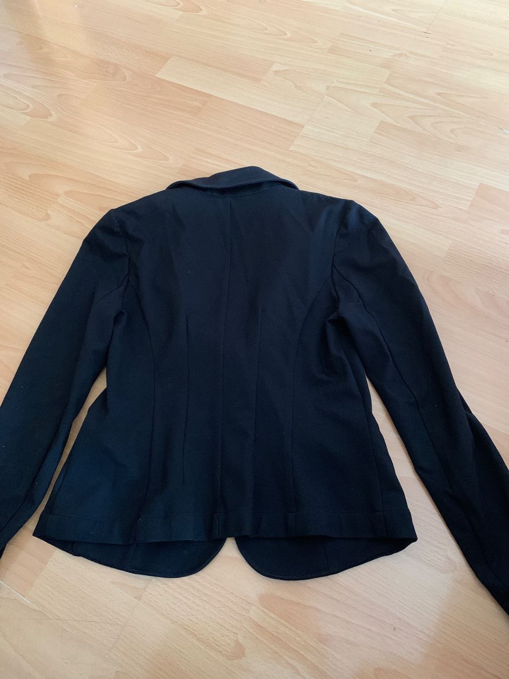 Giacche: Joli blazer noir Halluber taille 40 – Usato da MEYRIN venduto da Gwendo10 1