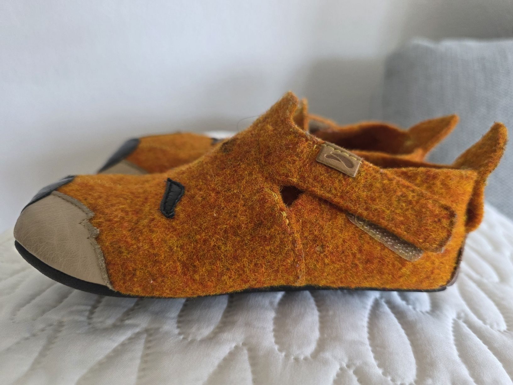 Scarpe per ragazzi: Fuchs Hausschuhe, Sohle 17 cm, Gr. 27?? – Usato da Niederscherli venduto da Pemela 1