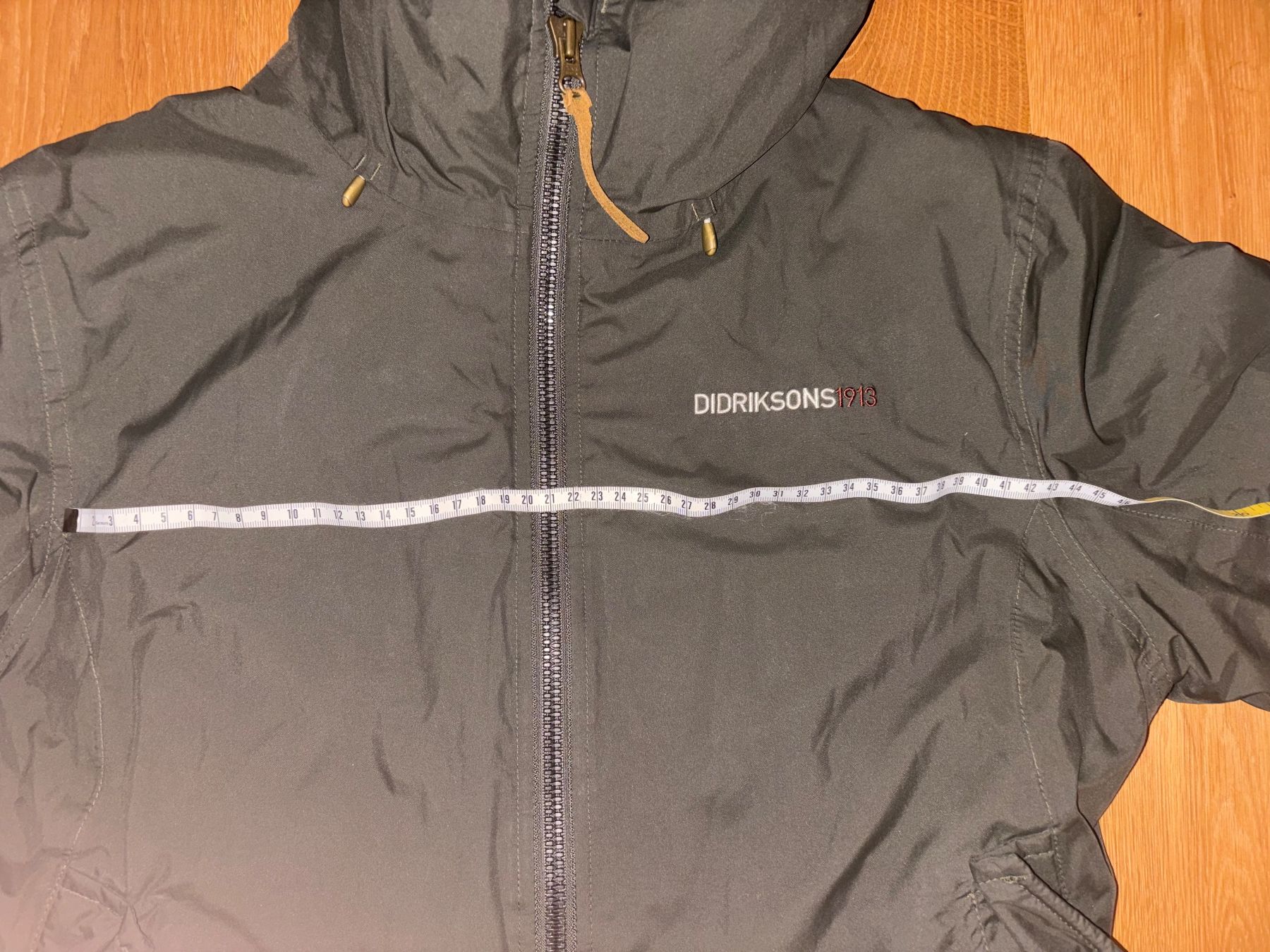 Didriksons Cappotti: Didriksons Wintermantel, Grösse 40 – Nuovo (secondo la descrizione) da Winterthur venduto da sanneagasi 7