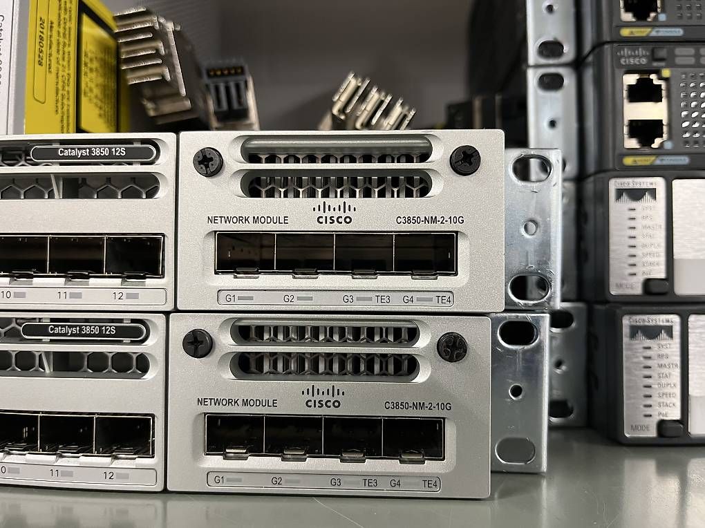 Modem & Router: 2x Cisco catalyst 3850 12 s – Usato da Morbio Superiore venduto da micm74