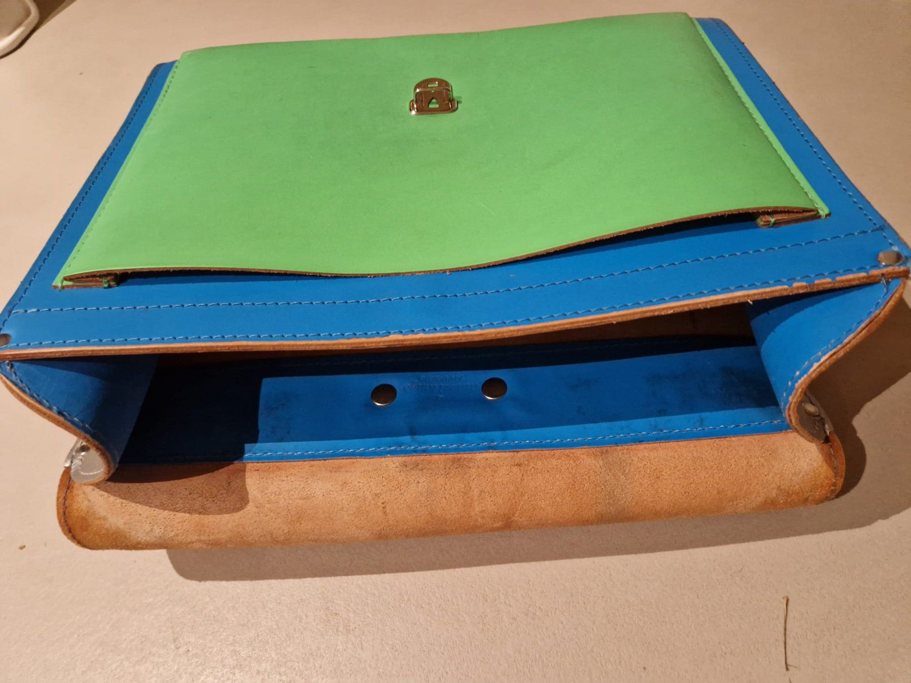 Zaini: Leder Schulthek von Aruzzi Taugo – Usato da Urdorf venduto da Nina_Ricar 2