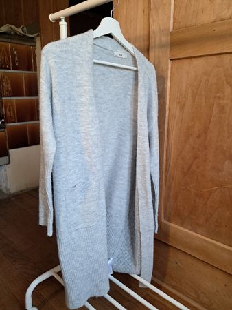 Grauer C&A Cardigan, Grösse XS. Ideal für den Übergang!
