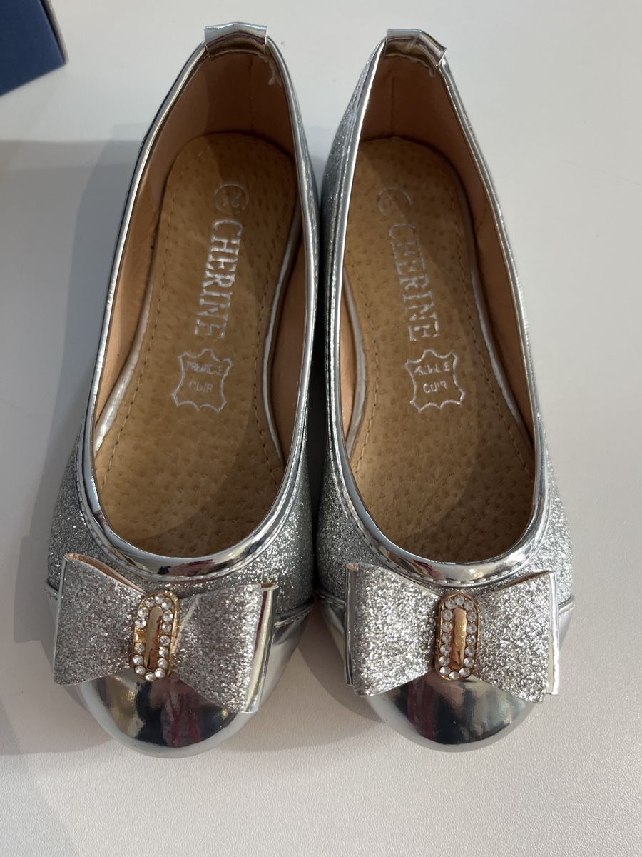 Scarpe per ragazze: Glitzer Ballerinas mit Schleife, Grösse 26, Neu – Nuovo (secondo la descrizione) da Pratteln venduto da Daily88 2