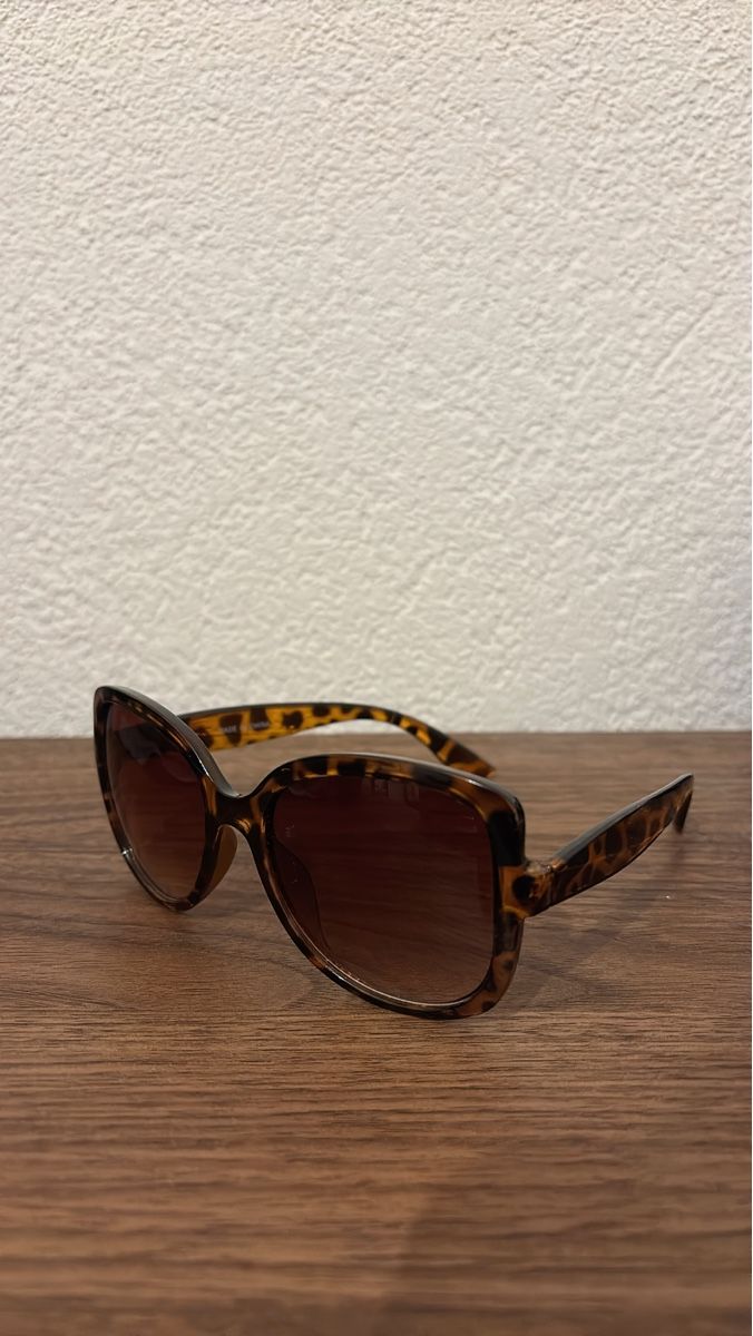 Occhiali & Lenti: Lunettes de soleil motif écaille – Usato da Prilly venduto da hei_5q56