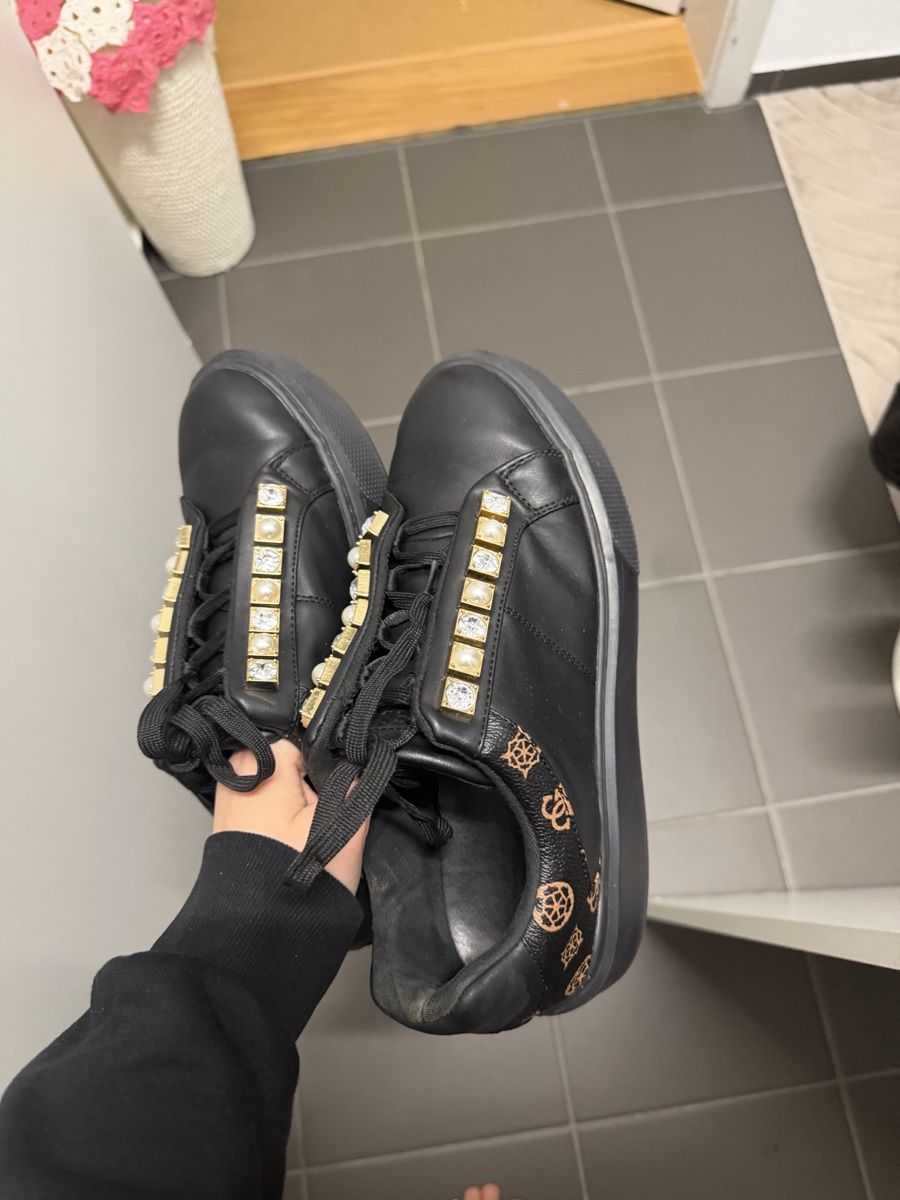 Scarpe da donna: Guess Schuhe Gr. 40 – Usato da Zürich venduto da Erdas_07