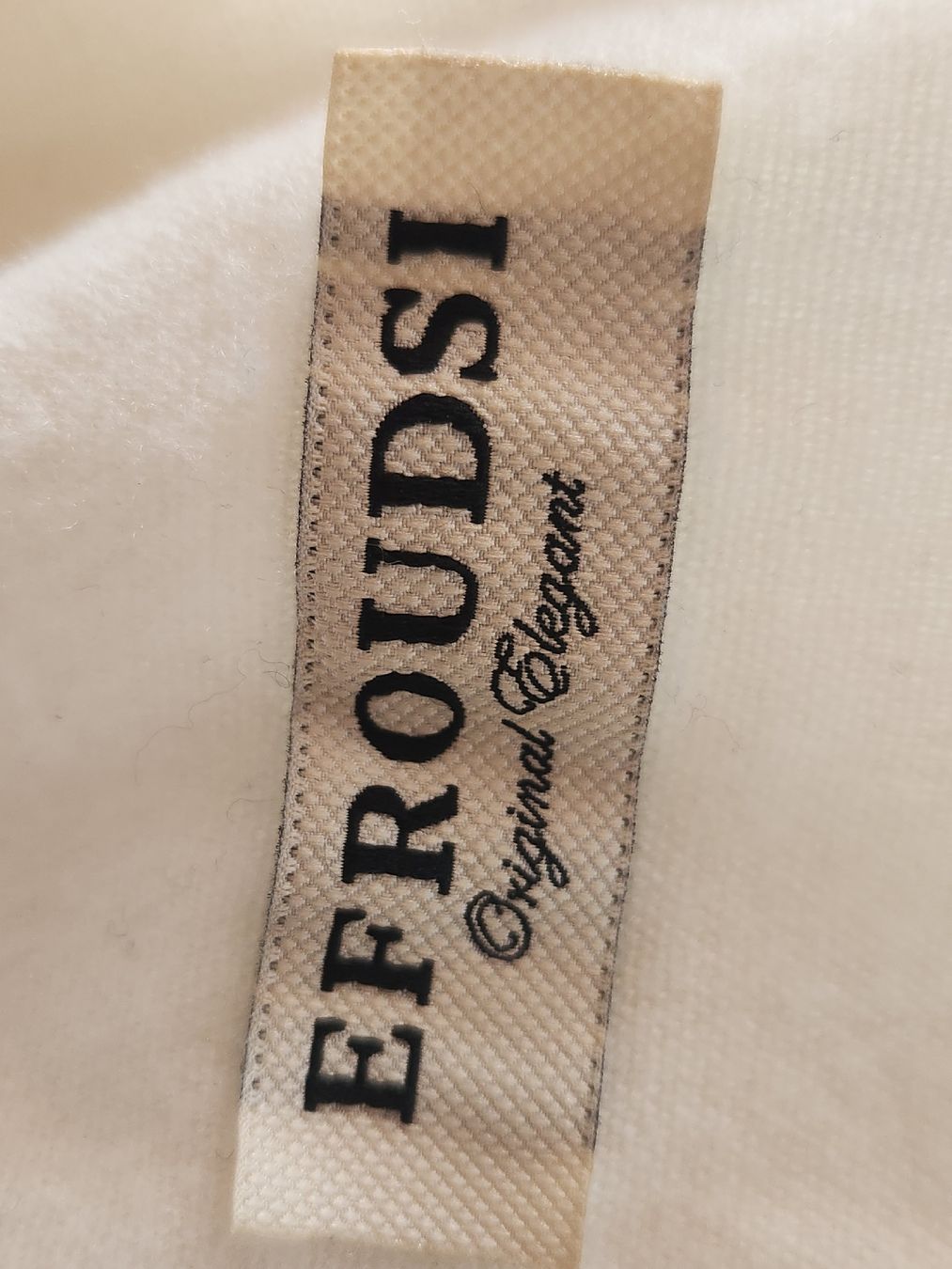 Foulards, Tücher & Schals: Echarpe EFROUDSI blanc avec franges  – Gebraucht aus Niedergösgen von Eva2410 1