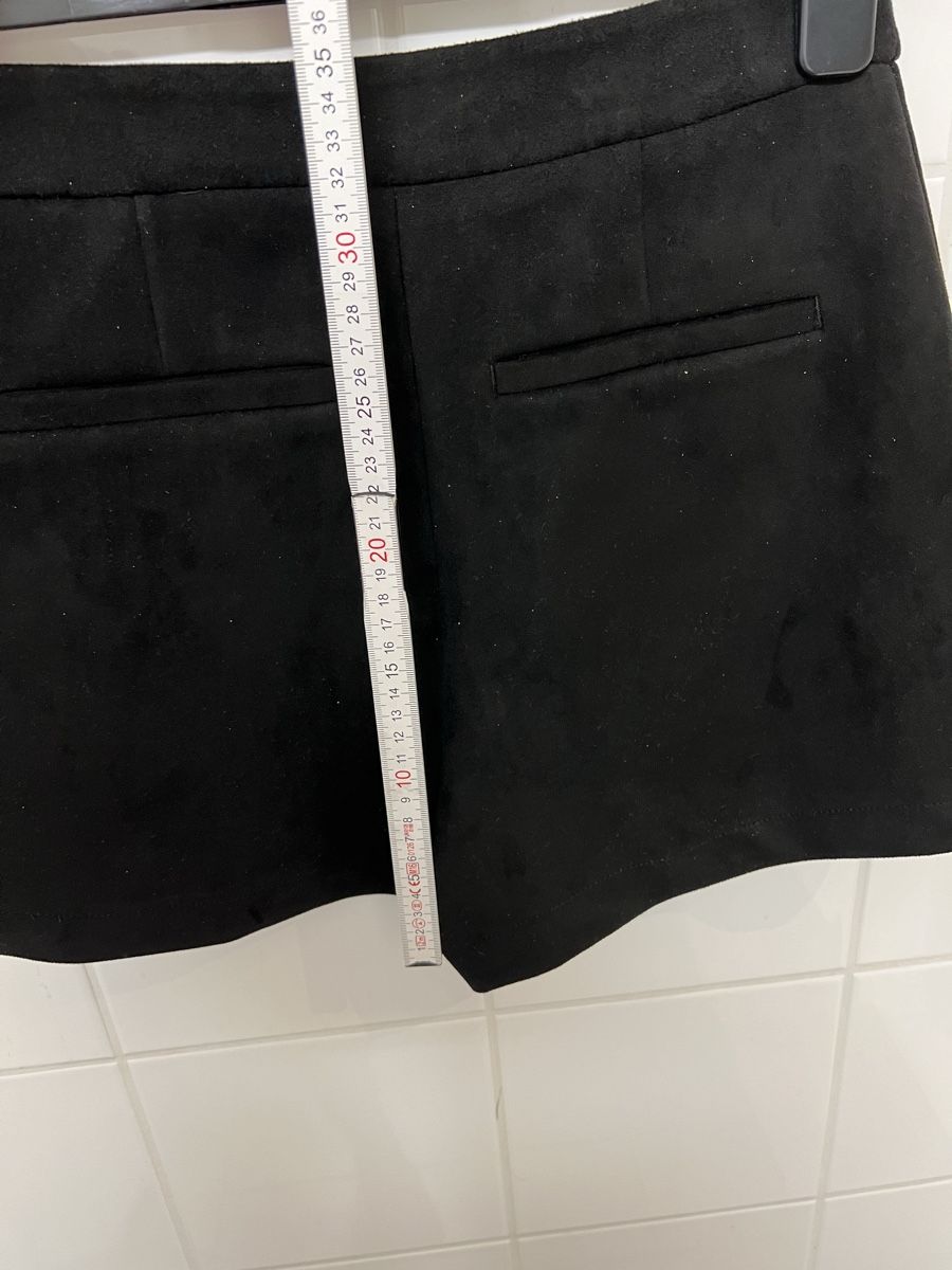 Zara Pantaloni: Shorts schwarz in Wildlederoptik – Nuovo (secondo la descrizione) da Jona venduto da n.ferrari 3