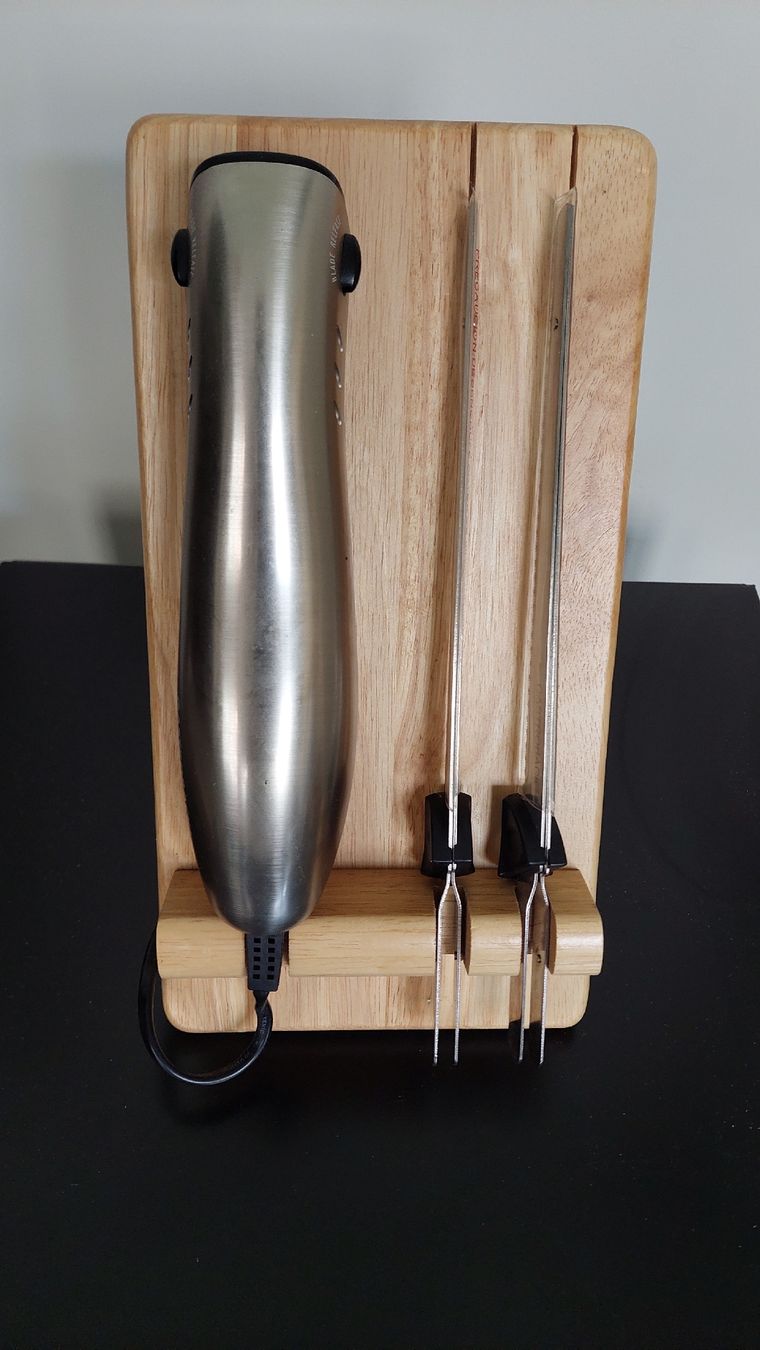 Küchenmesser: Gastroback Elektromesser mit Halterung & 2 Messersets – Gebraucht aus Konolfingen von lanomi