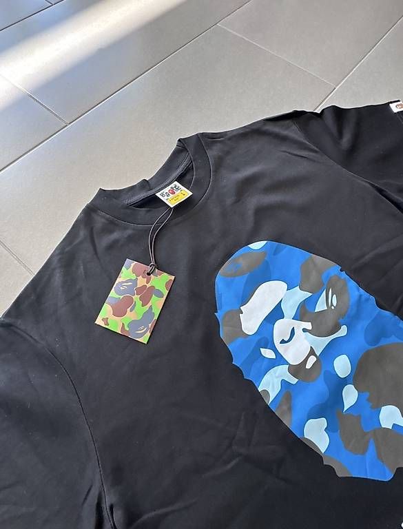 T-shirts: Bape tshirt  – Neuf avec emballage d'origine à Liestal par Adriennsely 1