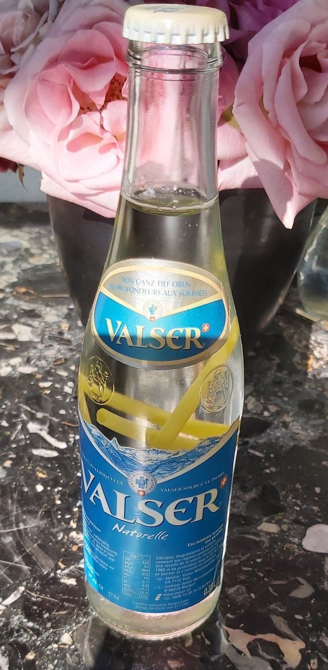 Sonstiges Geschirr & Gläser: VALSER Flasche RARITÄT – Neu (gemäss Beschreibung) aus Greppen von 86Sina 2