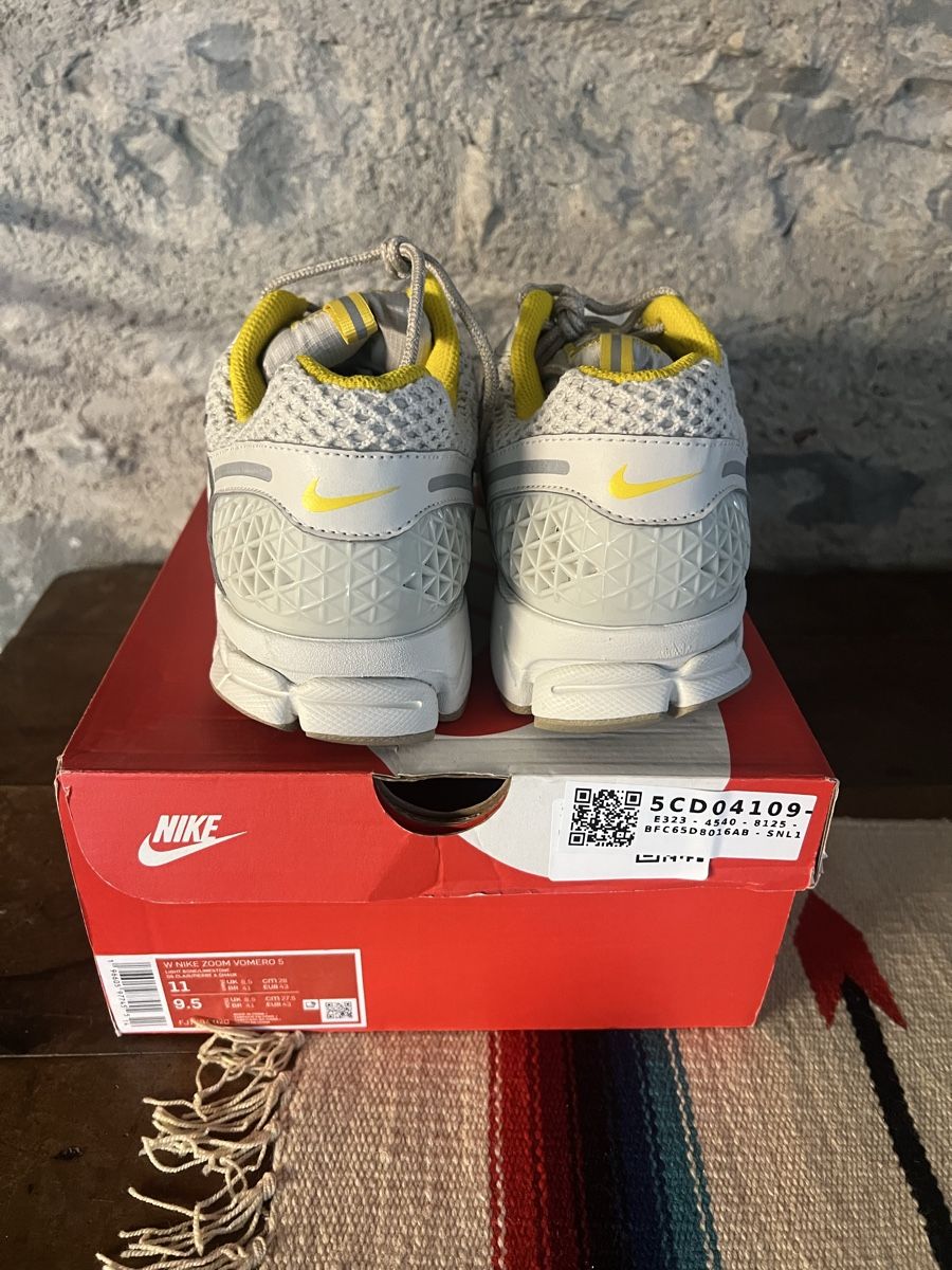 Nike Scarpe da uomo: Nike Zoom Vomero 5 – Nuovo (secondo la descrizione) da Zürich venduto da Realvintagesale 3
