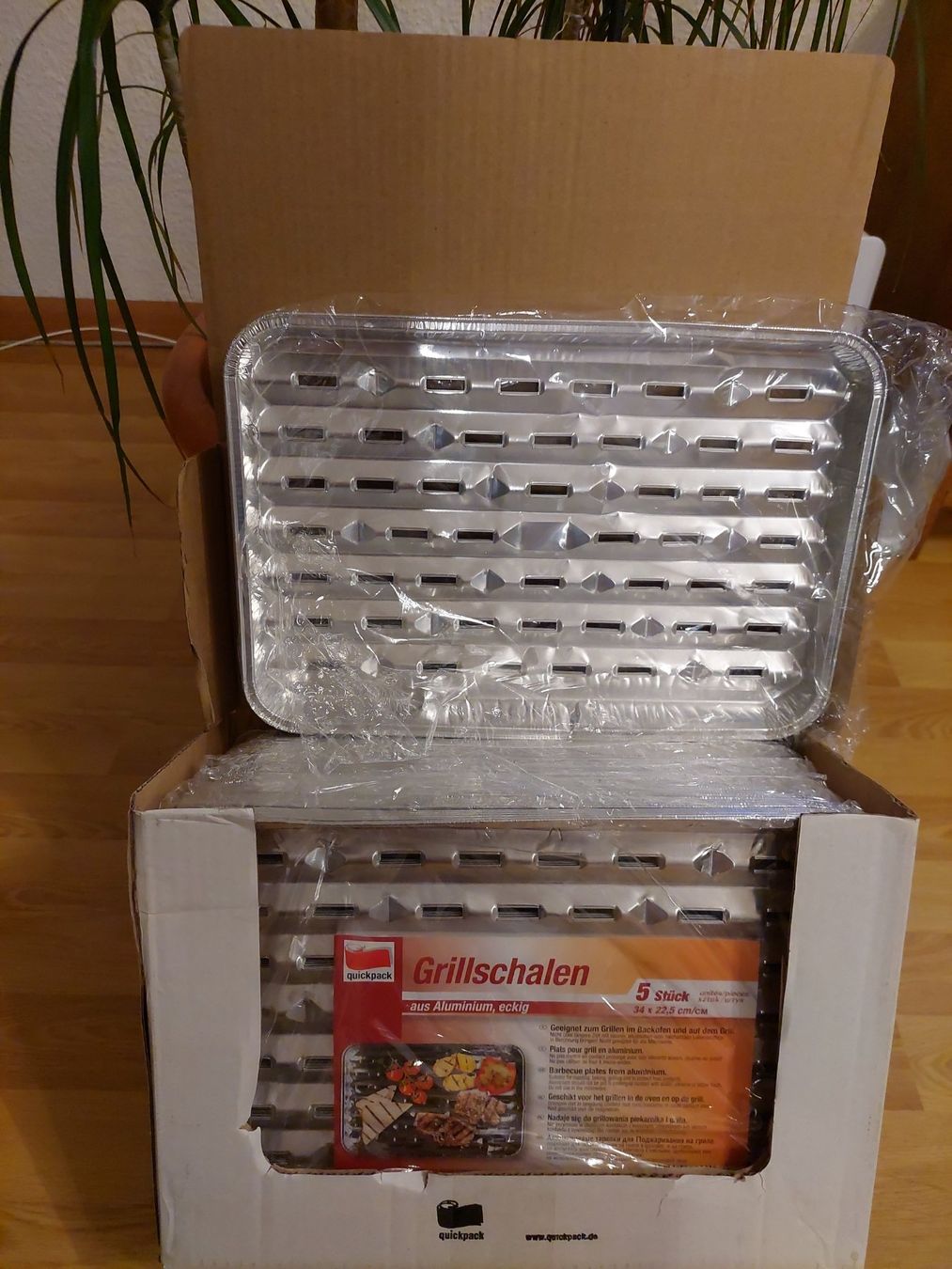 Grills: 53×Grillschalen Alu. 34×22,5 cm – Neu und originalverpackt aus Basel von