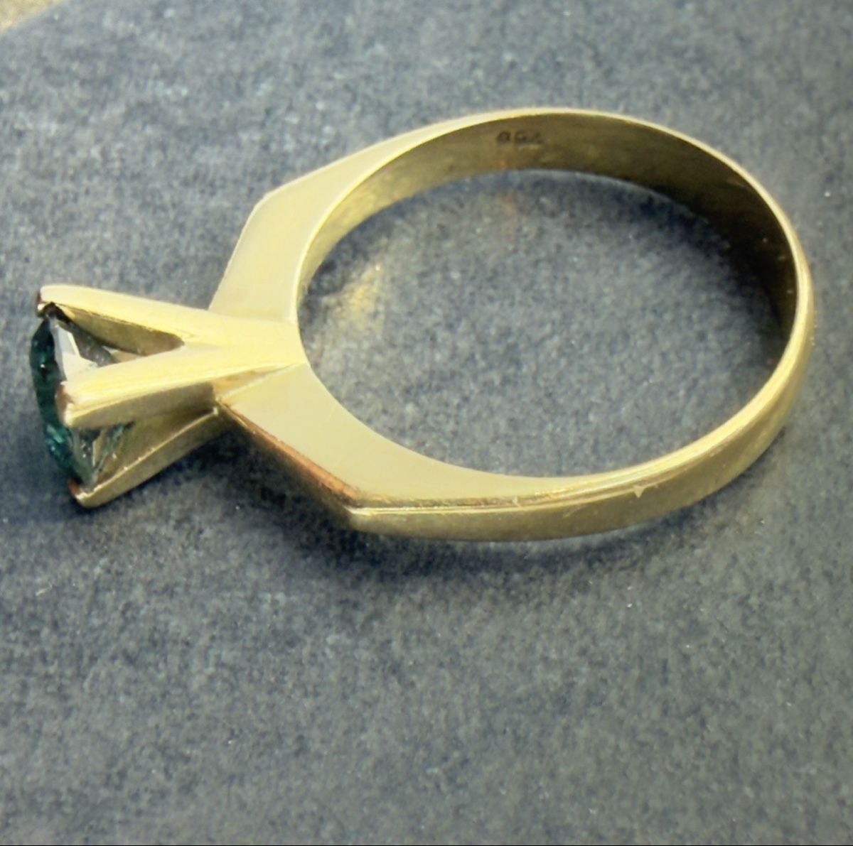 Bagues: Ring 18k mit Diamant 0,71ct – D'occasion à Oberhof par RealStone 1