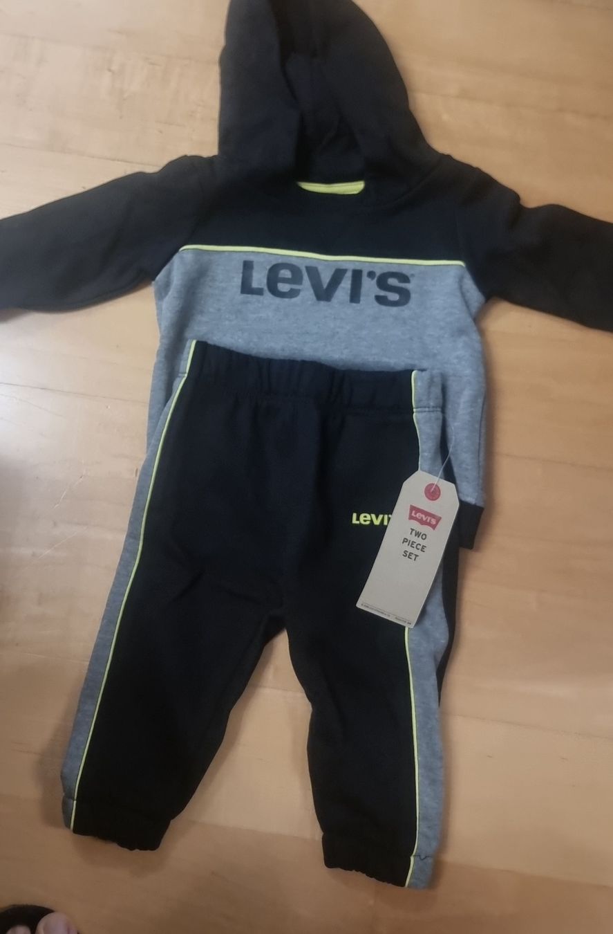 Levi's Lotti & Set di vestiti: Levi's Trainingsanzug Kinder Schwarz Grau Grösse 68 – Nuovo (secondo la descrizione) da Zweidlen venduto da VG159