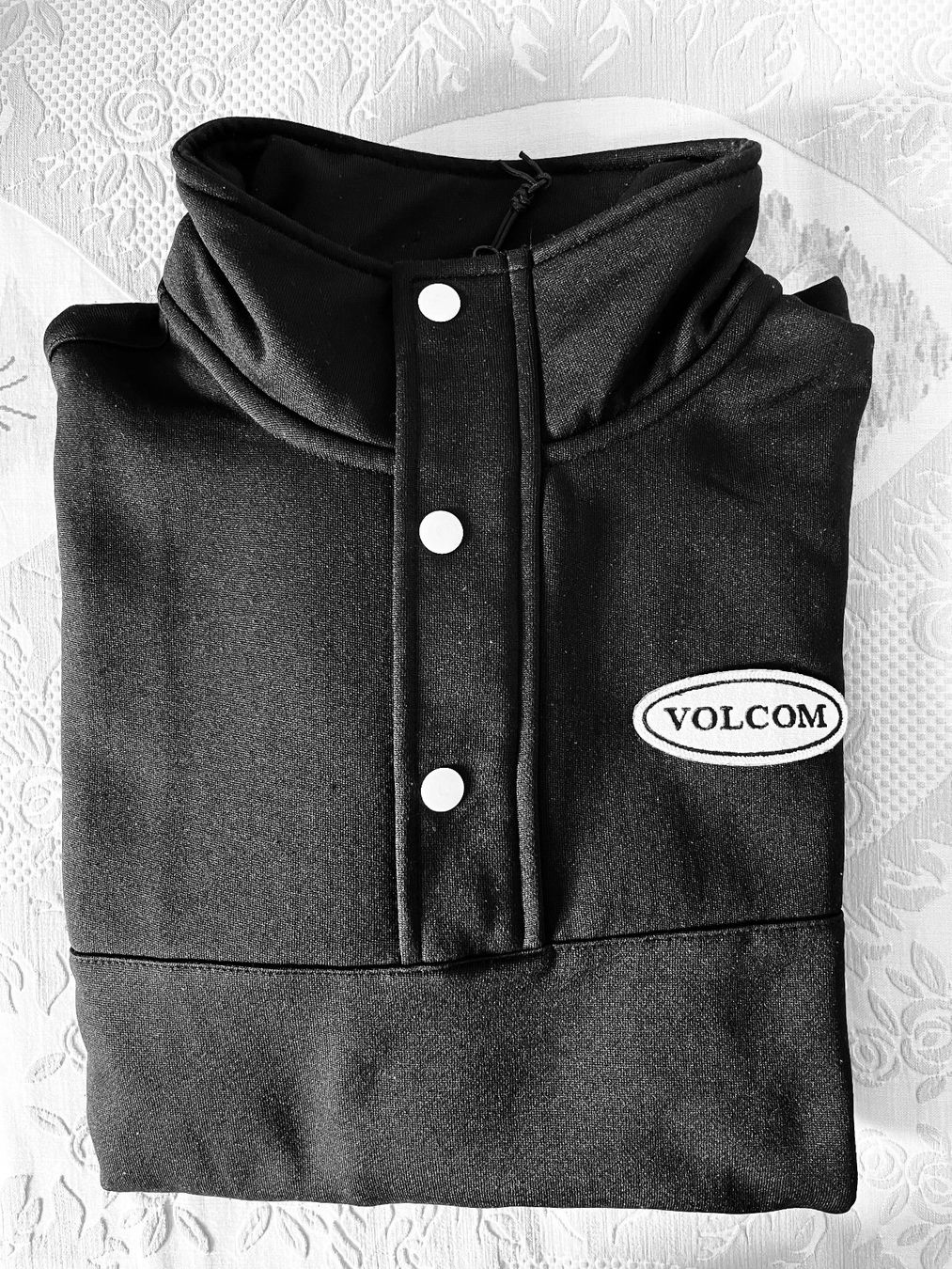 Maglioni & Felpe: Pull-over marque Volcom noir, Taille L – Usato da Genève venduto da Donnet2 7