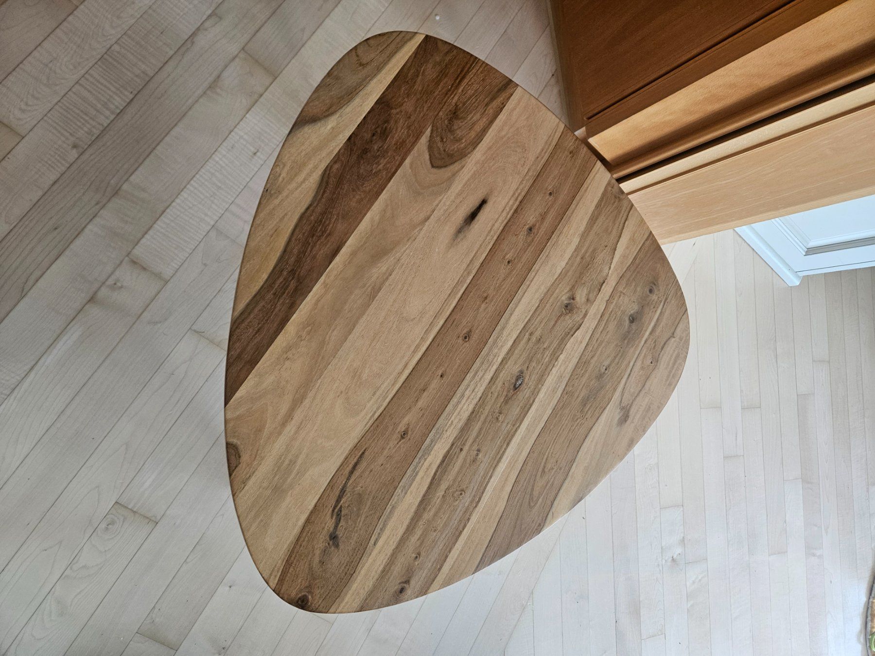 Maisons du monde Tische: Massivholztisch- Couchtisch – Gebraucht aus Elsau von Leschubeo 1