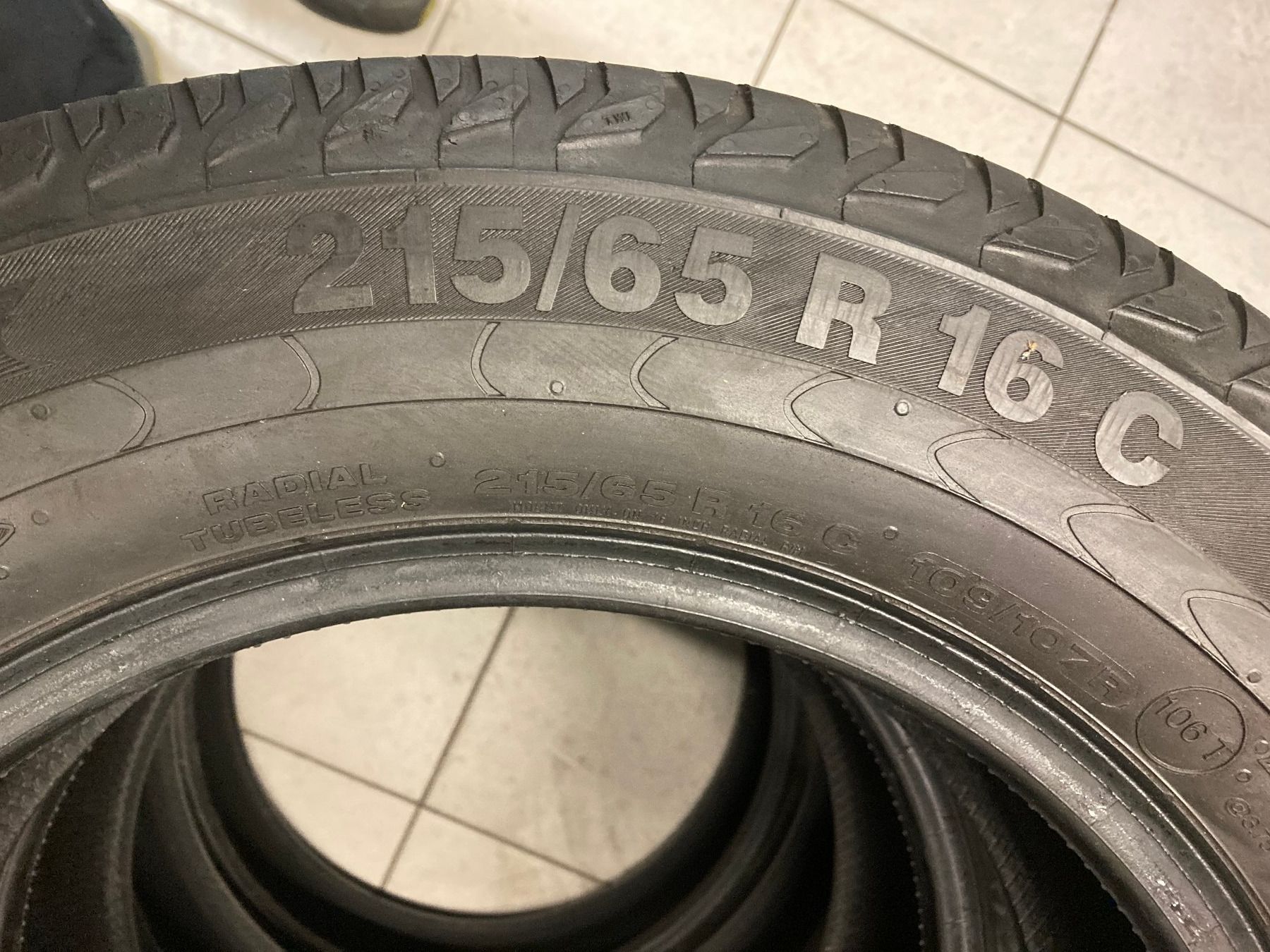 Continental Pneus & Kompletträder: 215/65R16C Sommerpneu VW T5 – Gebraucht aus Cham von WB2223 2
