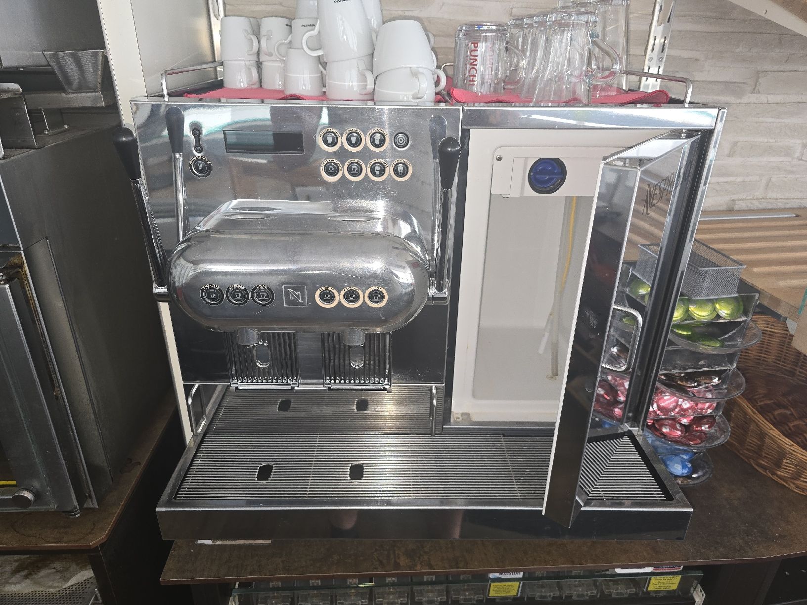 Nespresso Macchine per caffè & Macchine per espresso: Kaffeemaschine Thermoplan Nespresso professionell – Usato da Steinen venduto da seb_6m2c
