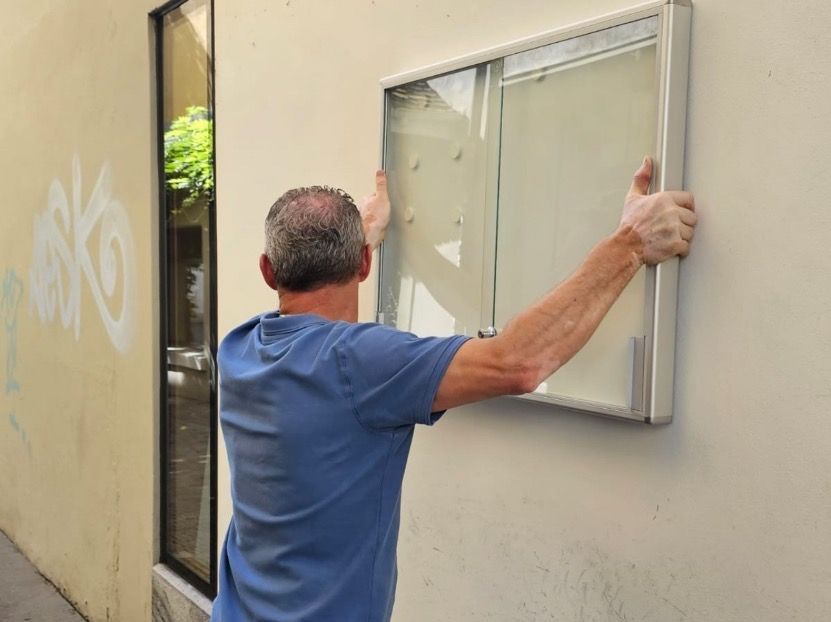 Sonstiges für Büro & Gewerbe: werbe menu  glasvitrine restaurant laden= lieferung gratis – Gebraucht aus Thun von usmlieferung 2