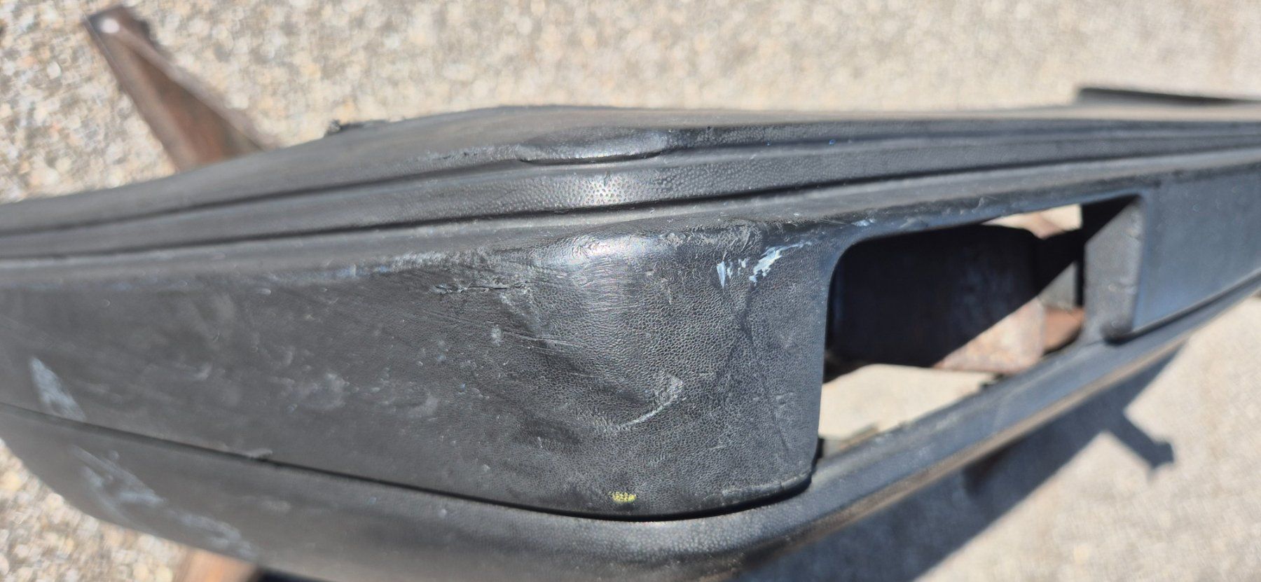 Volkswagen Alle Autoersatzteile: Golf 1 GTI Stossstangen Haut vorne, original. – Gebraucht aus Riggisberg von Mahali04 4