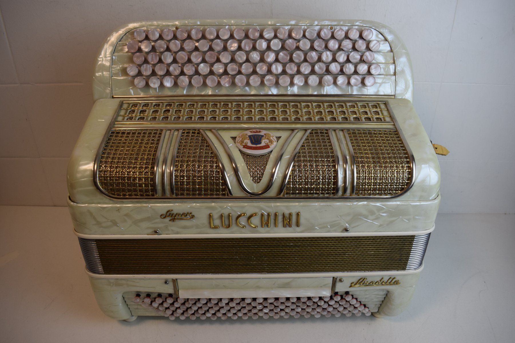 Strumenti musicali: Akkordeon chromatisch Super Lucchini Stufengriff – Usato da Zürich venduto da baumusik