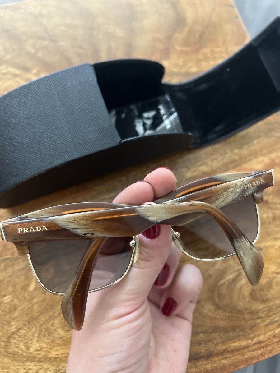 Prada Occhiali & Lenti: Stylish Prada Sunglasses with Case – Usato da Zürich venduto da tan_8nxr 2