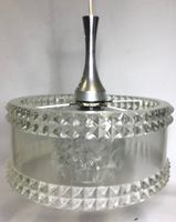 Hängelampe mit Kunststoff Ring und Pressglas im Zentrum