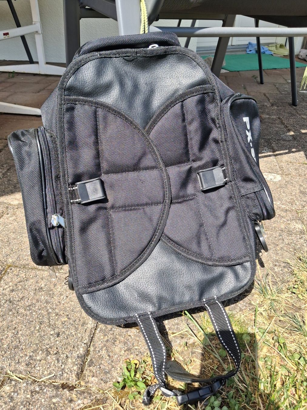 Rucksäcke: Tankrucksack mit eingenähten Magneten – Gebraucht aus Pfäffikon ZH von Maluk 2