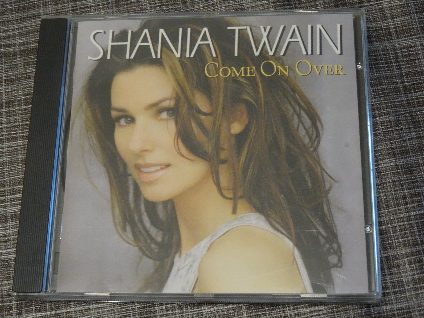 CDs: Shania Twain - Come on Over CD – Gebraucht aus Olten von Disc-Ausverkauf