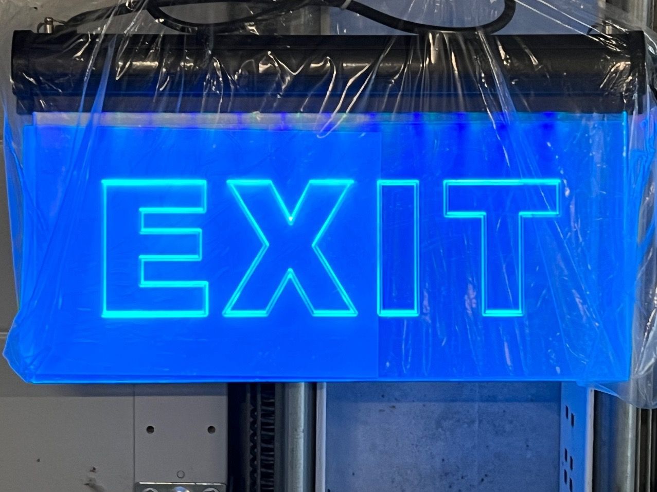 Elektronikbauteile: Schild, EXIT – Neu und originalverpackt aus Biel/Bienne von HB13 2