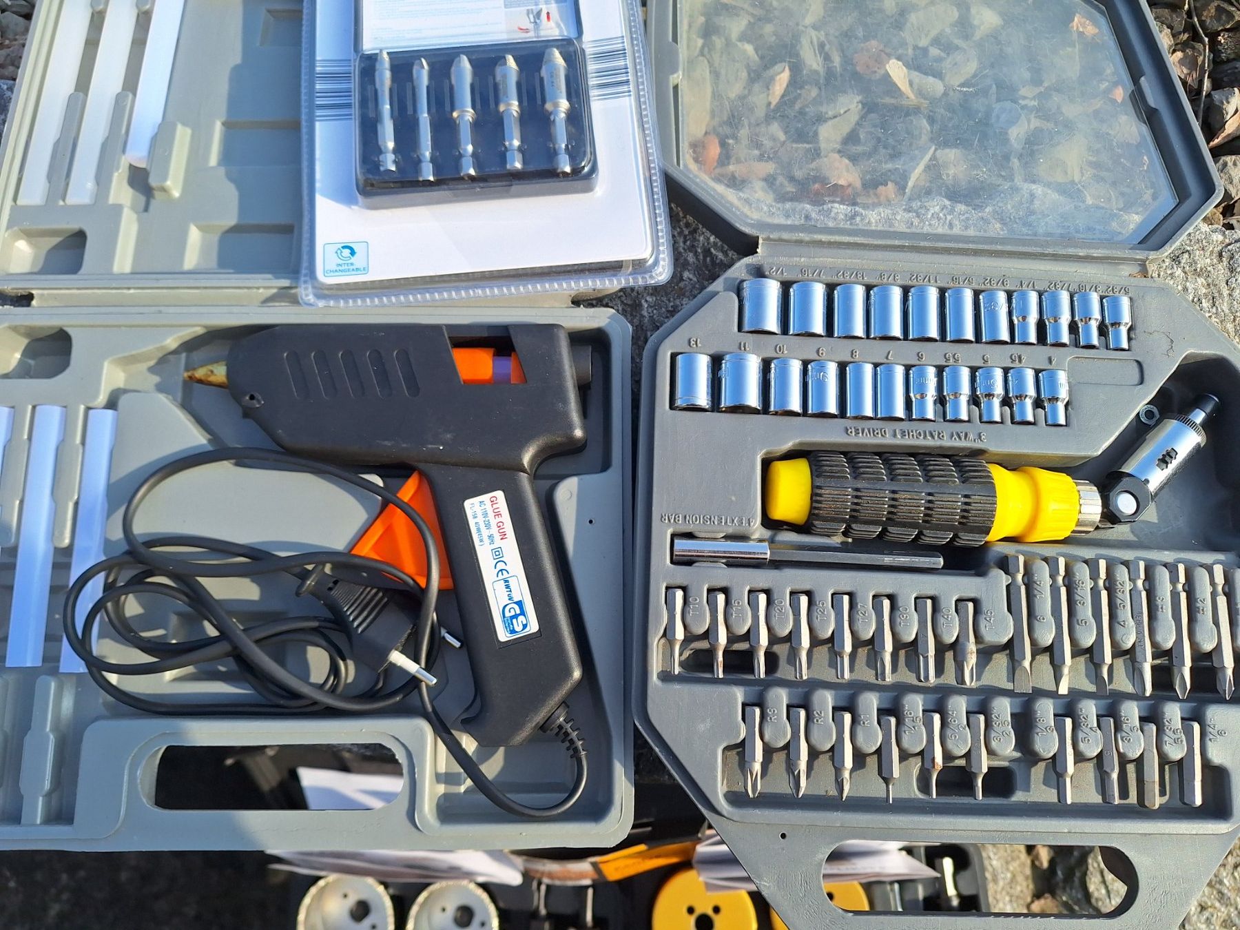 Tutti gli attrezzi: 3 STK DIVERSE WERKZEUG SETS – Usato da Huttwil venduto da Kunterbuntli