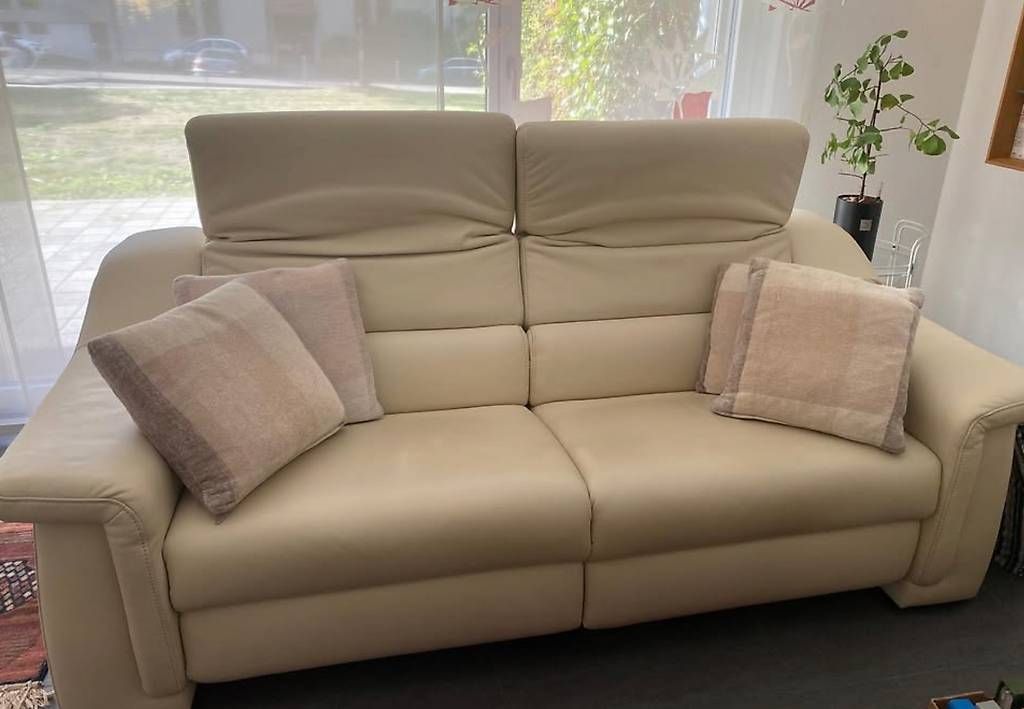 Sofas: Canapé cuir 2 places – Gebraucht aus Estavayer-le-Lac von orian_e