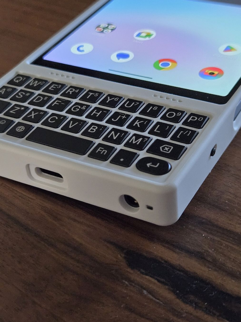 Portables: Ikko MindOne - 4 Zoll OLED Smartphone mit Keyboard Case – Neuf (Voir description) à St. Gallen par SiiirJohn 5