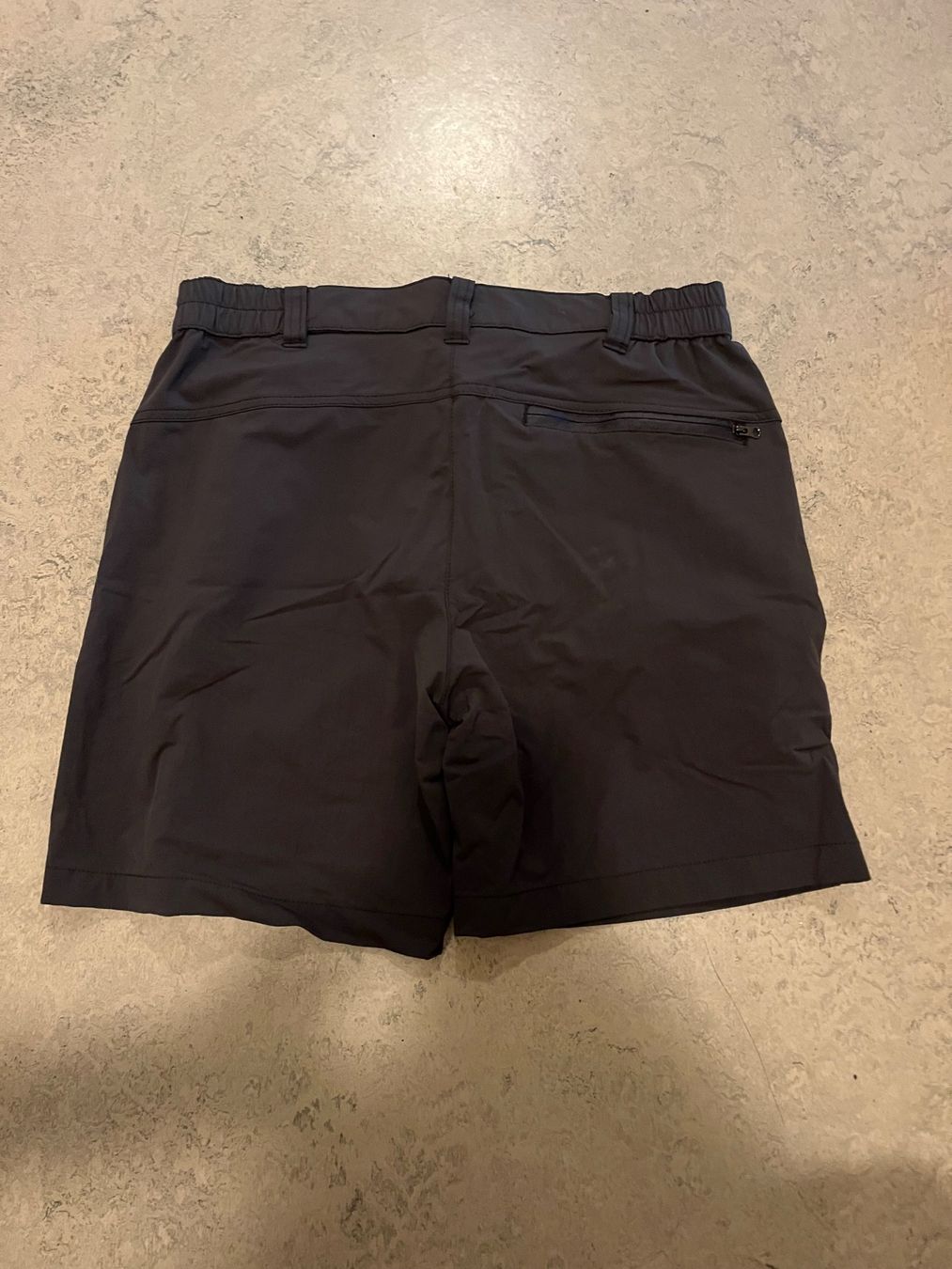 Trevolution Pantalons: Trevolution Shorts, Grösse 38 – D'occasion à Thalheim par karmabis_ 3