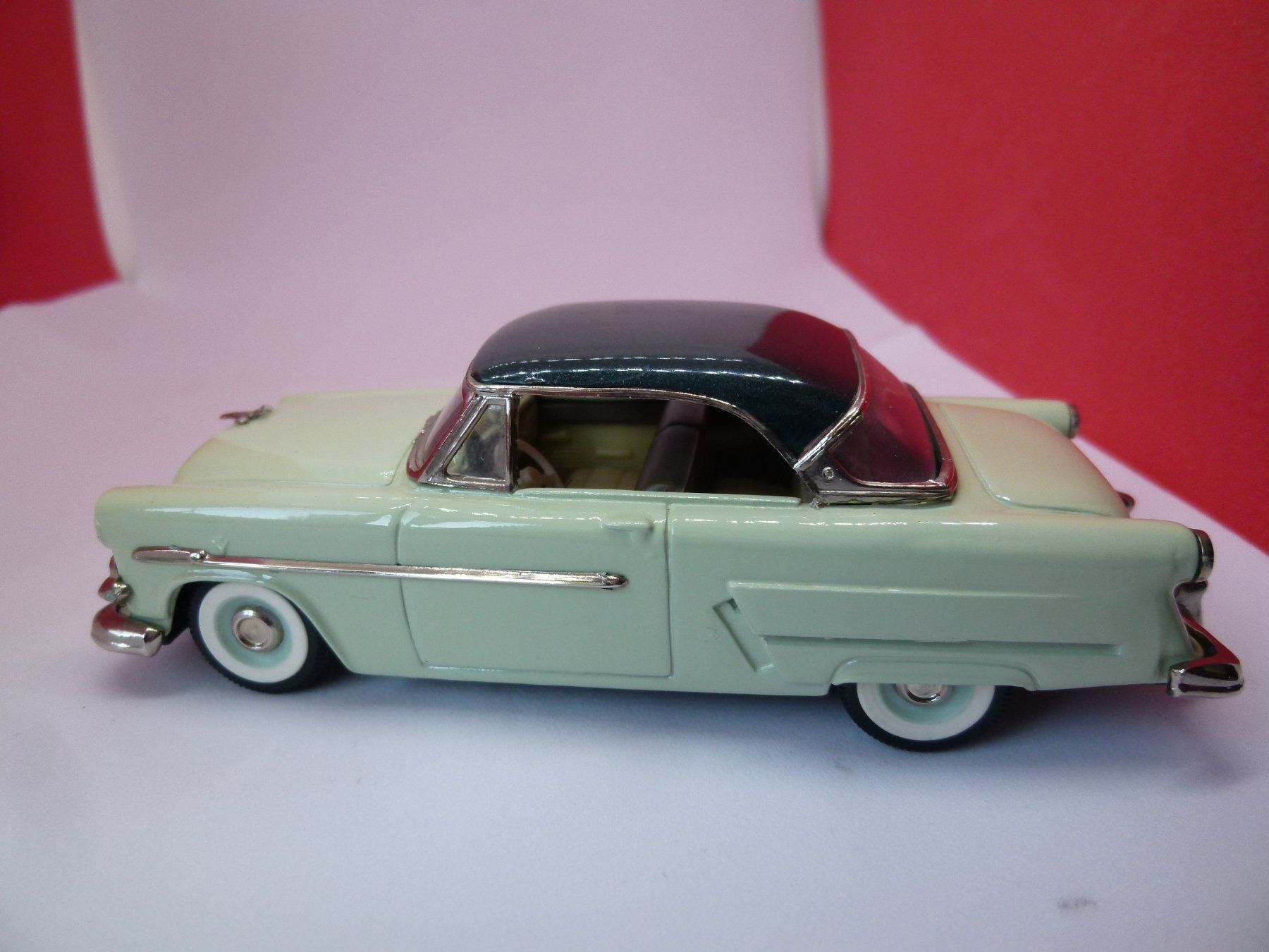 Ford Modellini d'auto: COLLECTORS Classics / Buby - Ford Sunliner !! 1 Fehlteil – Difettoso da Reiden venduto da Aston2 2