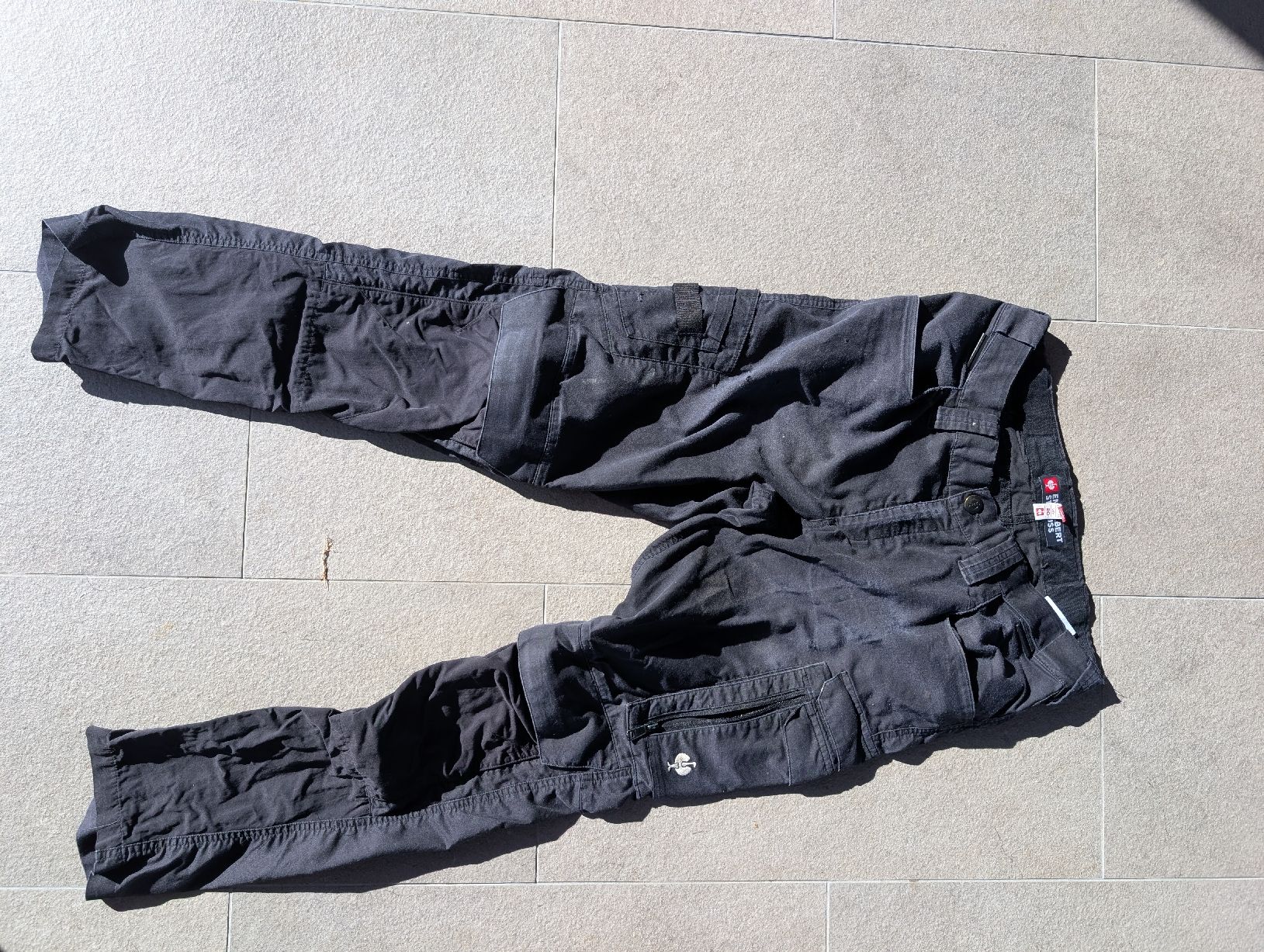 Engelbert Strauss Pantaloni: Pantalon de travail noir taille 50 – Usato da Blignou (Ayent) venduto da dyl_yxb5