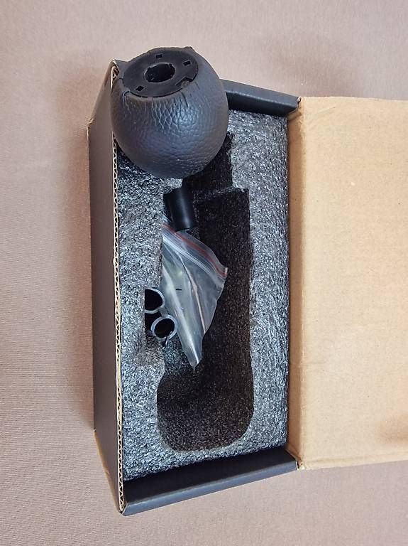 Manettes: Logitech Driving Force G920 mit Schalthebel – D'occasion à Sion par Rzenruffinen 4