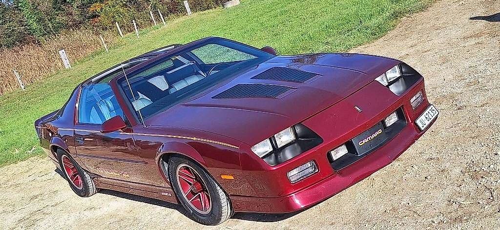 Chevrolet Automobili: Chevrolet Camaro IROC Z28 – Usato da Courgenay venduto da Mitch09 1