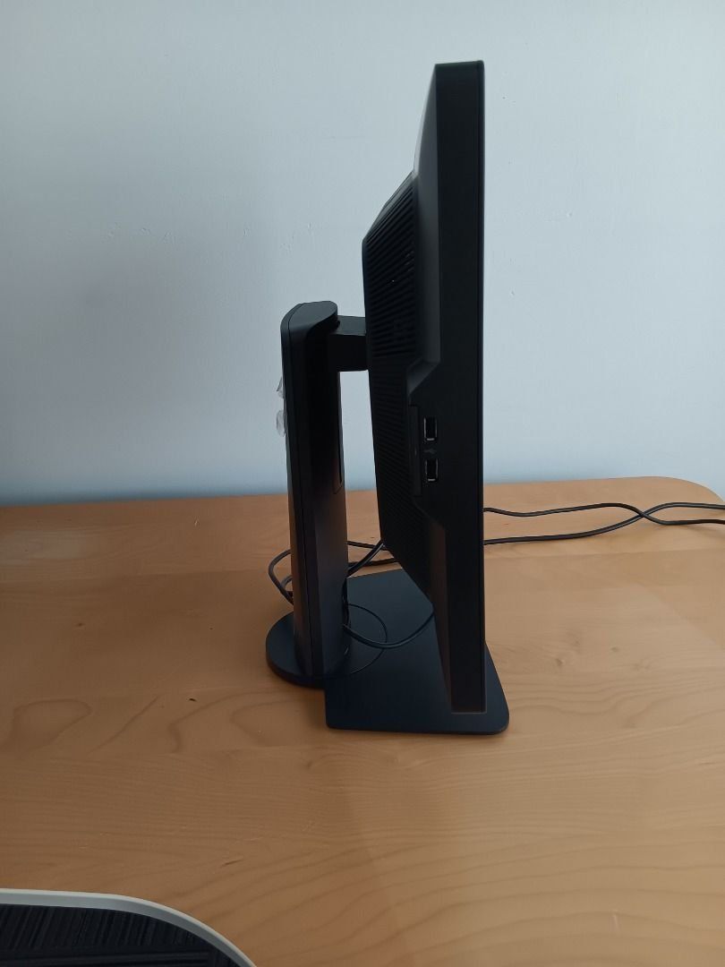 Hewlett Packard Monitor: Écran HP Z24i 24 pouces – Usato da Givisiez venduto da ch.ch. 2