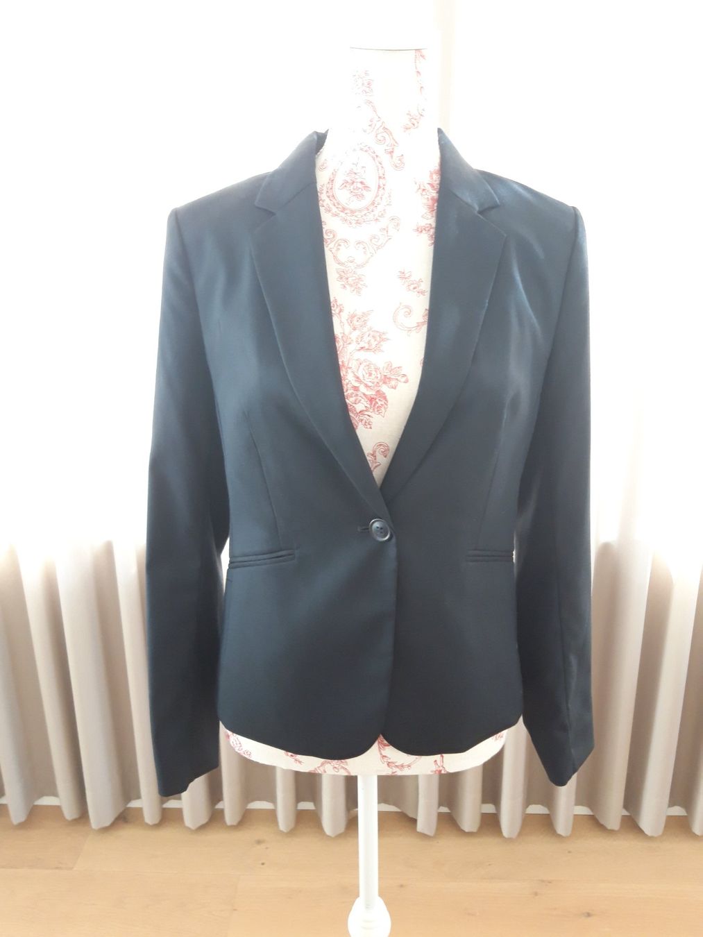 H&M Giacche: Kurzblaser dunkelblau Gr.40 H&M – Usato da Jona venduto da Buchhengst