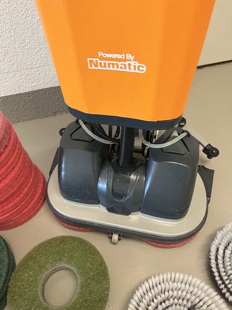 Tutte le macchine:  TASKI Swingo 250 micro mit  defekt – Difettoso da Rüti ZH venduto da Walti0 1