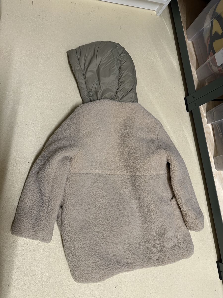 Zara Giacche: Zara Grey Fleece Padded Hooded Jacket – Usato da Zürich venduto da MariiaR 2